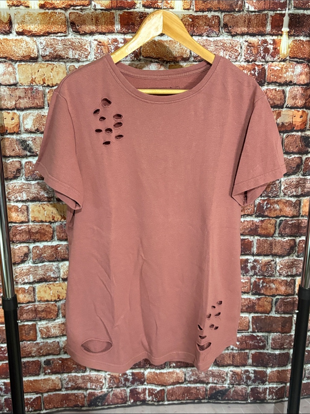 Alphalete men’s Distressed Crewneck Tee Dusty Rose large